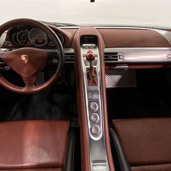 Meet your Posher, Adrian - Picture 10 of 11